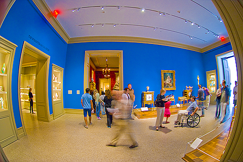 NY-Metropolitan_Museum_of_Art-29-People.jpg