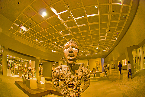 NY-Metropolitan_Museum_of_Art-33-Statues.jpg