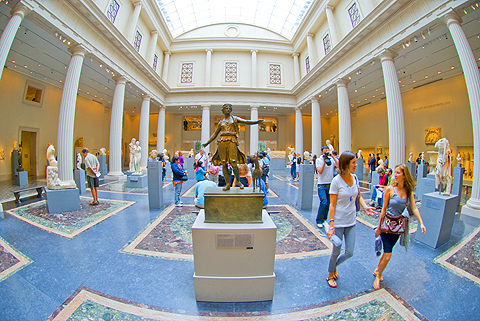 NY-Metropolitan_Museum_of_Art-34-Statues.jpg