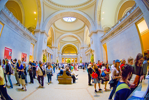 NY-Metropolitan_Museum_of_Art-39-People.jpg