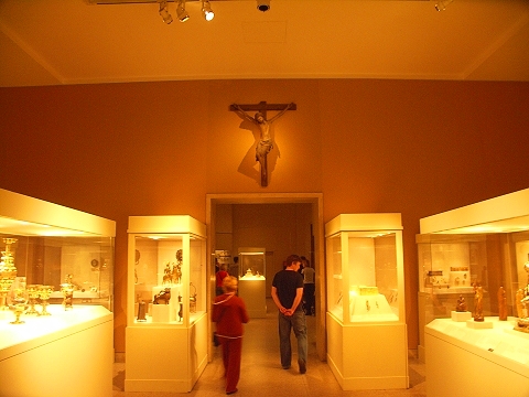 NY-Metropolitan_Museum_of_Art-Interior_Decoration-10.JPG