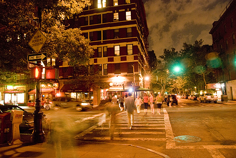 NY-Moon_over_Columbus_Avenue10.jpg
