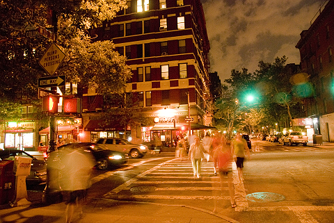 NY-Moon_over_Columbus_Avenue11.jpg