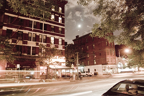 NY-Moon_over_Columbus_Avenue14.jpg