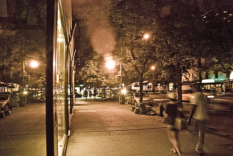 NY-Moon_Over_Columbus_Avenue18.jpg