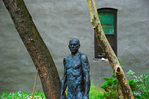 NY-Naked_Man_in_the_Park-(9).JPG