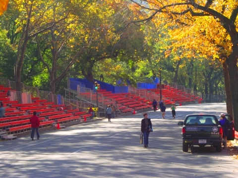 NY-New_York_City_Marathon_2006-Set_Up-Viewing_Stands-01.jpg