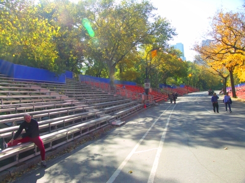 NY-New_York_City_Marathon_2006-Set_Up-Viewing_Stands-08.jpg