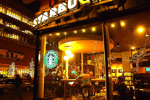 NY-Nightshots-09-Sturbucks_Windows.JPG