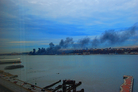 NY-NJ-2_Boats_Burn-Weehawken_Waterfront03.JPG