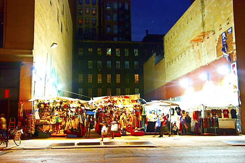 NY-Outdoor_Flea_Market_in_Greenwich_Village_at_night-08.jpg