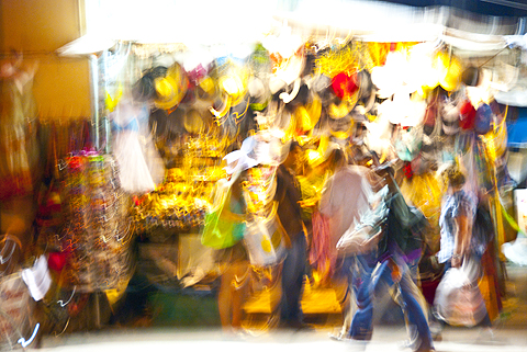 NY-Outdoor_Flea_Market_in_Greenwich_Village_at_night-11.jpg