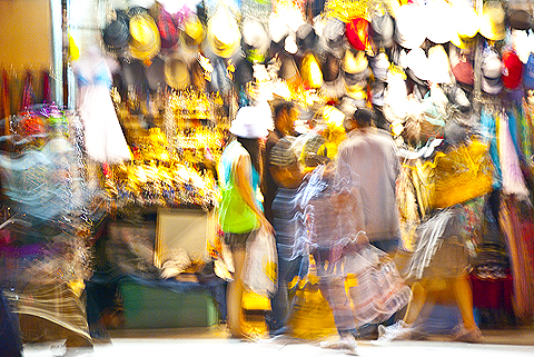 NY-Outdoor_Flea_Market_in_Greenwich_Village_at_night-12.jpg