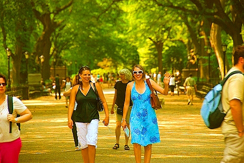 NY-People_in_Central_Park_on_a_Saturday_Morning-Summer-2008-33.JPG