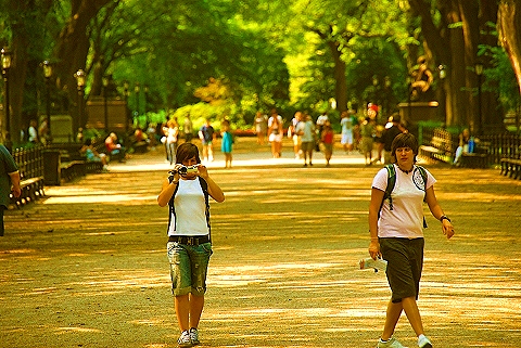 NY-People_in_Central_Park_on_a_Saturday_Morning-Summer-2008-37.JPG