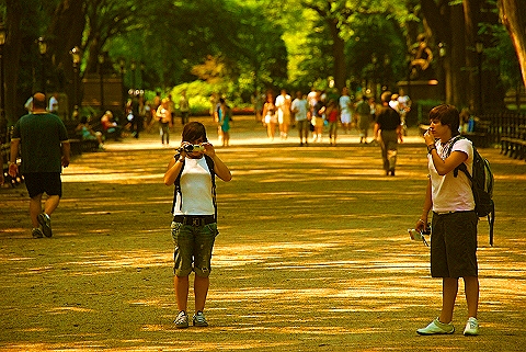 NY-People_in_Central_Park_on_a_Saturday_Morning-Summer-2008-39.JPG