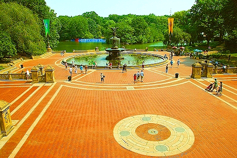 NY-People_in_Central_Park_on_a_Saturday_Morning-Summer-2008-54.JPG