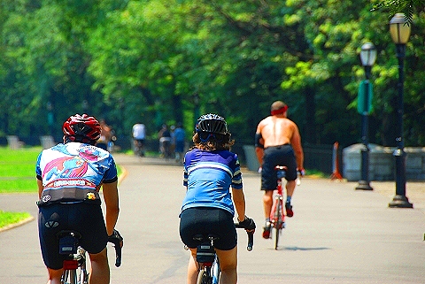 NY-People_in_Riverside_Park-Summer-2008-01.JPG