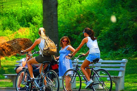 NY-People_in_Riverside_Park-Summer-2008-06.JPG
