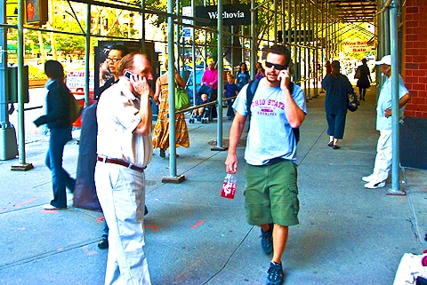 NY-People_Watching_on_Broadway-Fall-2009-Upper_Westside-07.jpg