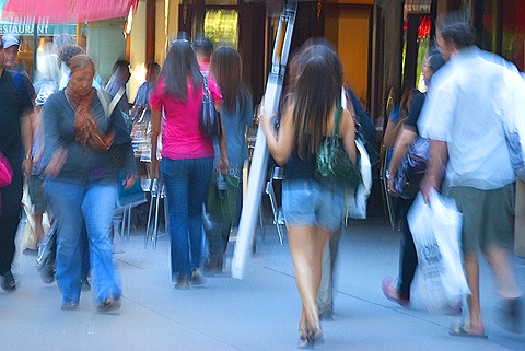 NY-People_Watching_on_Broadway-Fall-2009-Upper_Westside-18.jpg