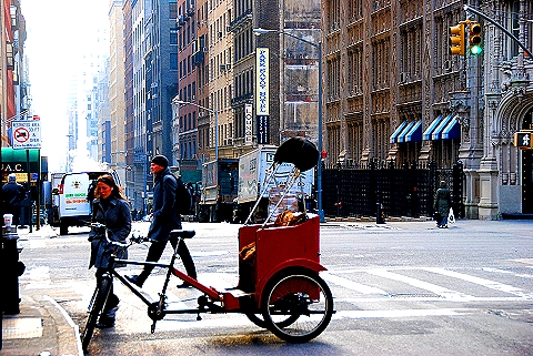 NY-Petrossian-Alwyn_Court-16-Pedicabs_and_People.JPG