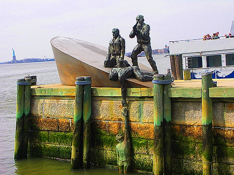 ny_pier_a_american_merchant_marine_memorial_04_841.jpg