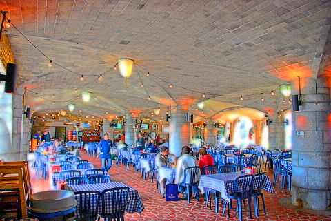NY-Riverside_Park-04-West_79th_Street_Boat_Basin_Cafe.JPG