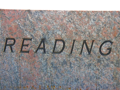 NY-Riverside_Park_South-Trump_Place-Reading_Railroad.JPG