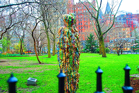 NY-Robert_Melee_Sculptures_in_City_Hall_Park-5.JPG