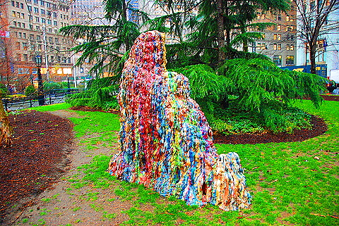 NY-Robert_Melee_Sculptures_in_City_Hall_Park-7.JPG