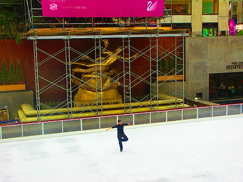 NY-Rockefeller_Center-Skating-04.jpg