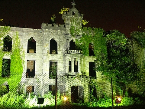 NY-Roosevelt_Island-Renwick_Ruins-Island_Hospital-04.JPG