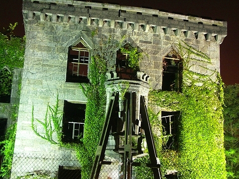 NY-Roosevelt_Island-Renwick_Ruins-Island_Hospital-08.JPG