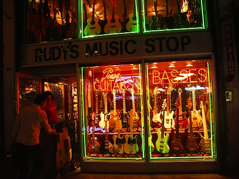 NY-Rudys_Music_Stop-48th_Between_6th_and_7th-03.JPG