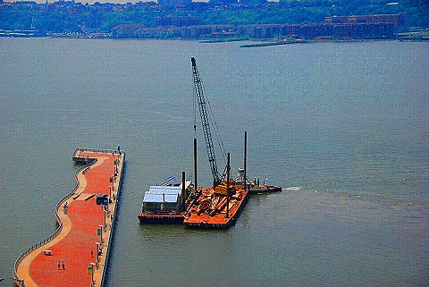 NY-Science_Barge-West_70th_Street_Pier-Summer-2008-01.JPG