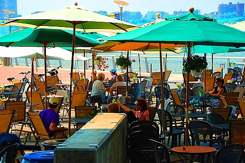 NY-Science_Barge-West_70th_Street_Pier-Summer-2008-06.JPG