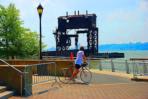 NY-Science_Barge-West_70th_Street_Pier-Summer-2008-07.JPG