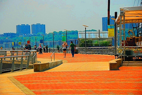 NY-Science_Barge-West_70th_Street_Pier-Summer-2008-11.JPG