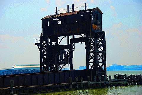 NY-Science_Barge-West_70th_Street_Pier-Summer-2008-14.JPG