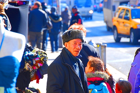 NY-Soho_and_Canal_St-04-People_Watching.JPG