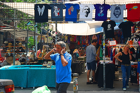 NY-SoHo_Flea_Market-Spring_and_Wooster_Streets-07.JPG
