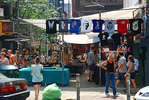 NY-SoHo_Flea_Market-Spring_and_Wooster_Streets-09.JPG