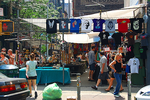 NY-SoHo_Flea_Market-Spring_and_Wooster_Streets-10.JPG