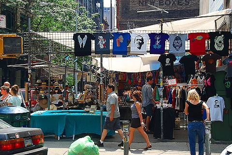 NY-SoHo_Flea_Market-Spring_and_Wooster_Streets-11.JPG