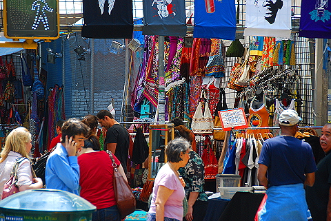 NY-SoHo_Flea_Market-Spring_and_Wooster_Streets-12.JPG