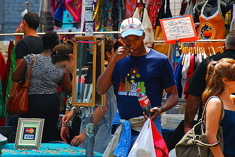 NY-SoHo_Flea_Market-Spring_and_Wooster_Streets-16.JPG