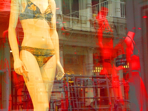 NY-SOHO-Greene_St-Store_Windows-5.JPG
