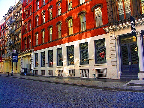 NY-Soho-Greene_Street-Make_Art_Not_War-12.JPG