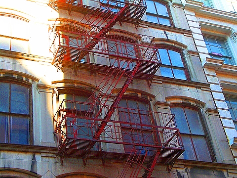 NY-Soho-Greene_Street-Make_Art_Not_War-22.JPG